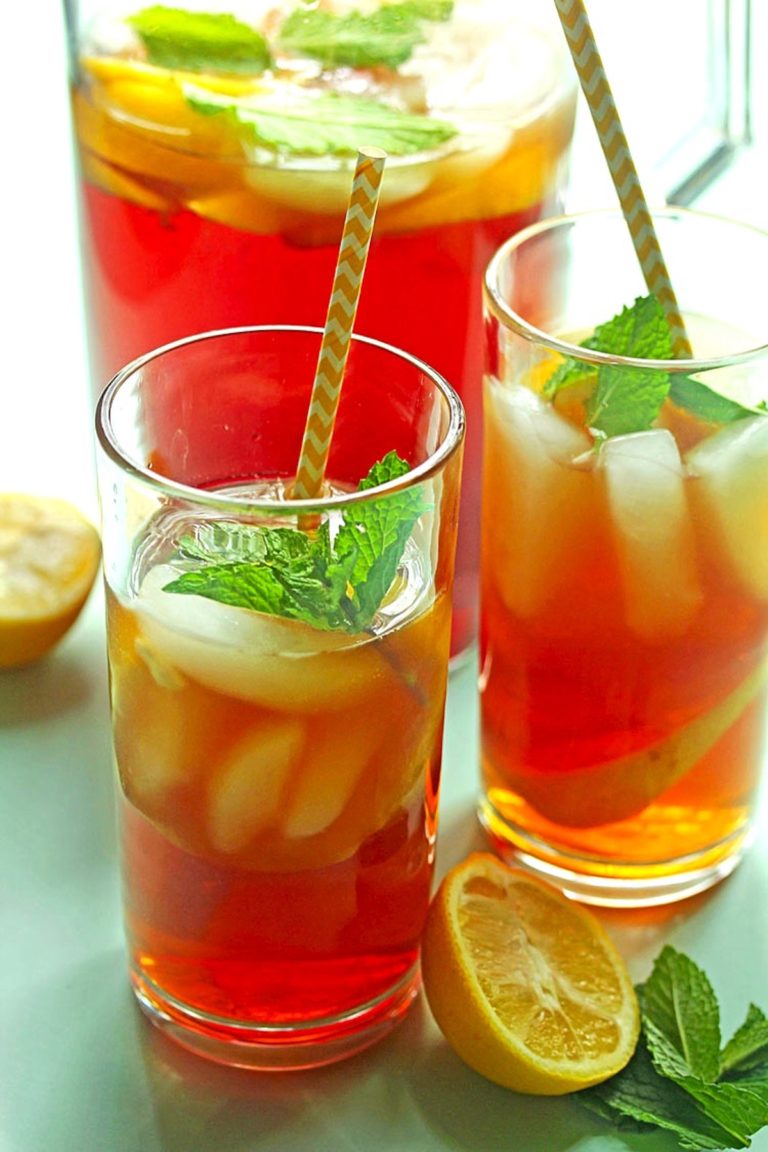 Glasses of sweetened tea ready to serve