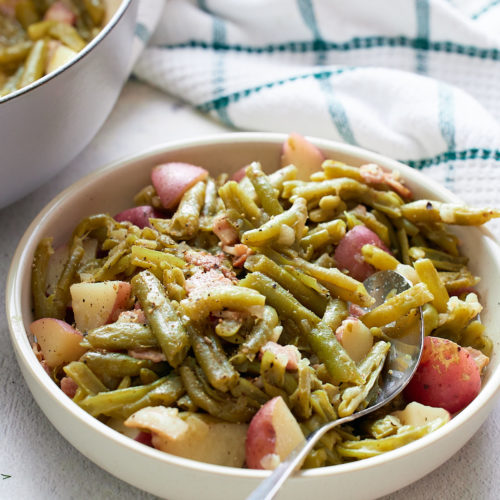 Slow Cooker Green Beans and Potatoes {with bacon} - The Magical