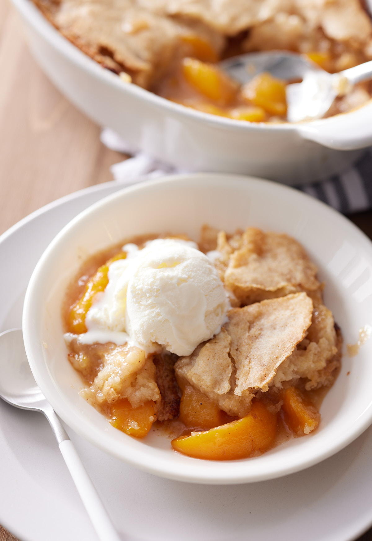 Easy Peach Cobbler (with Canned Peaches)