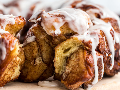 Cinnamon Roll Monkey Bread (w/refrigerated rolls!) [VIDEO] - Dinner, then  Dessert