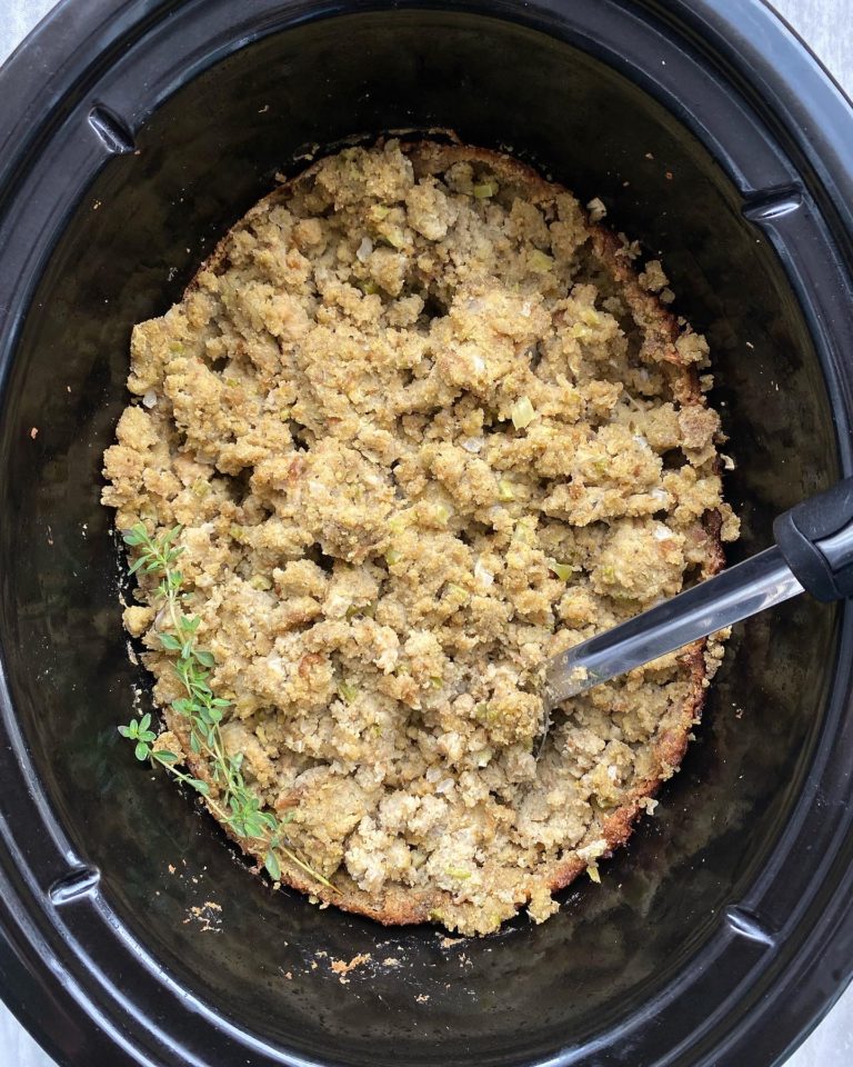 Crockpot Slow Cooker Cornbread Dressing