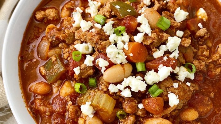 https://blackpeoplesrecipes.com/wp-content/uploads/2022/10/Slow-Cooker-Buffalo-Chicken-Chili-2-720x405.jpg