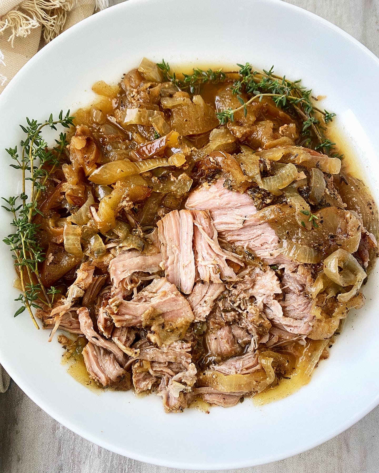 Crockpot Pork Chops Apples Onions Blackpeoplesrecipes Com   Crockpot Pork Chops Apples Onions 1 