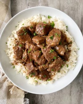 Crockpot Beef Tips & Rice - Blackpeoplesrecipes.com