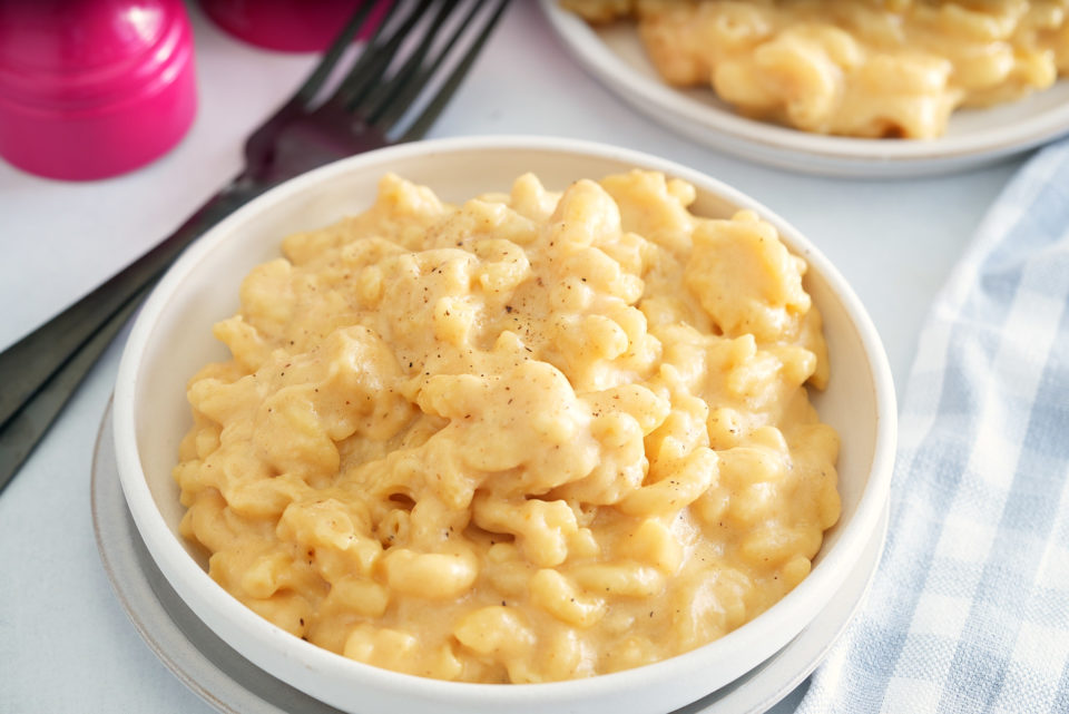 Slow Cooker Mac and Cheese - blackpeoplesrecipes.com