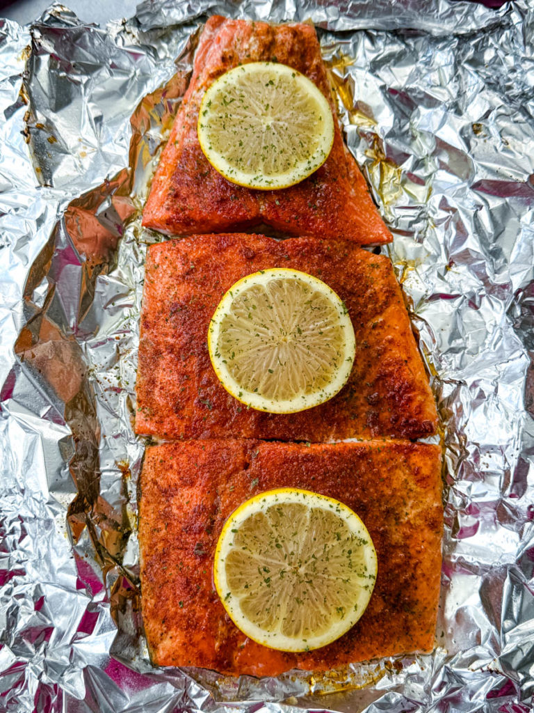 grilled salmon with lemon on foil